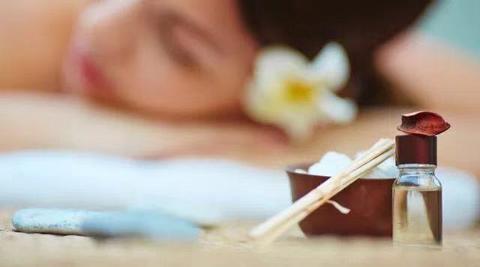 硝烟中的一缕暖香：动荡年代里，香疗如何成为心灵的“安全岛”