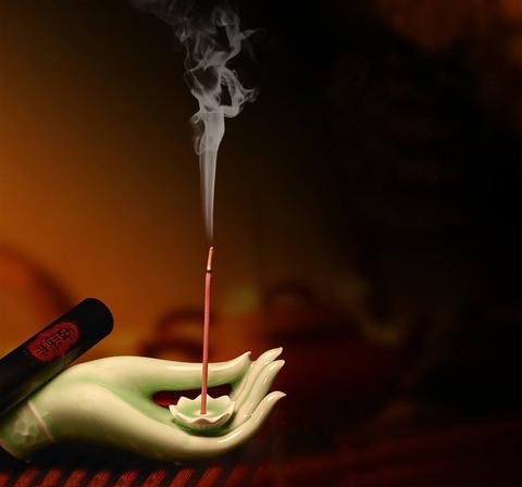 当意外降临，一炉香如何成为心灵的「止痛药」？