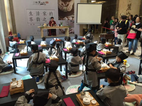 当完美主义撞上香道：用高端合香定制守护孩子的情绪边界