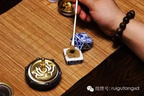 道系流珠里的”香中乾坤”：合香珠如何成为道系文玩的”灵魂载体”